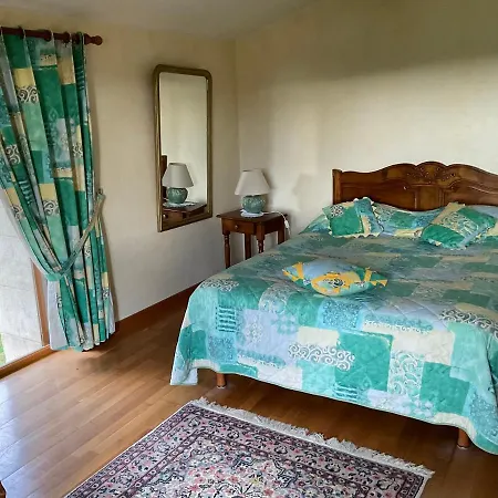 A L Oree Du Bois Couette-café Futeau