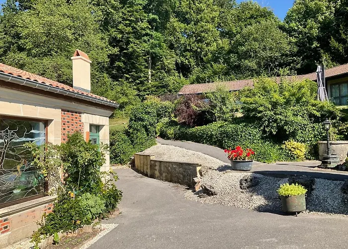 A L Oree Du Bois Bed & Breakfast